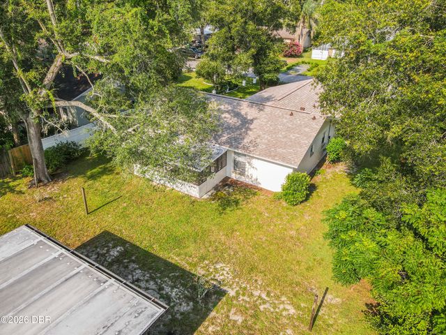 651 W Blue Lake Terrace, Deland, FL 32724