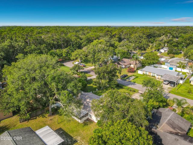 651 W Blue Lake Terrace, Deland, FL 32724