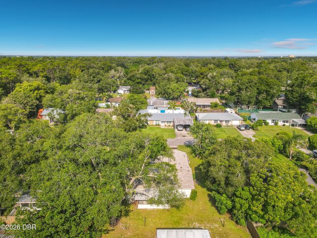651 W Blue Lake Terrace, Deland, FL 32724