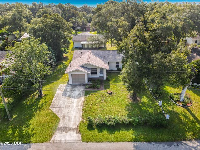 651 W Blue Lake Terrace, Deland, FL 32724