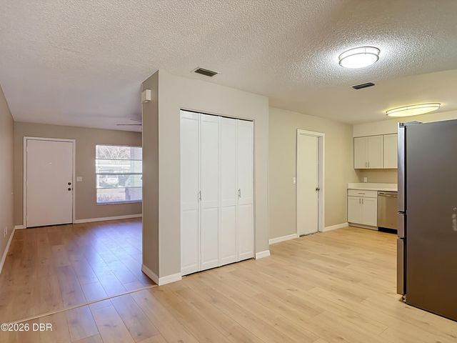 651 W Blue Lake Terrace, Deland, FL 32724
