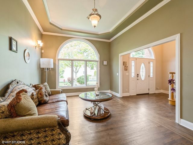 829 S CALIFORNIA Avenue, Palatine, IL 60067