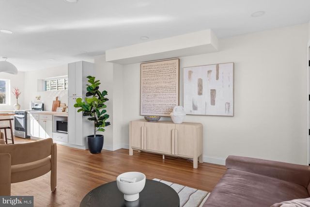 125 URELL PL NE, Washington, DC 20011