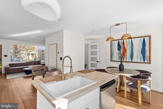 125 URELL PL NE, Washington, DC 20011