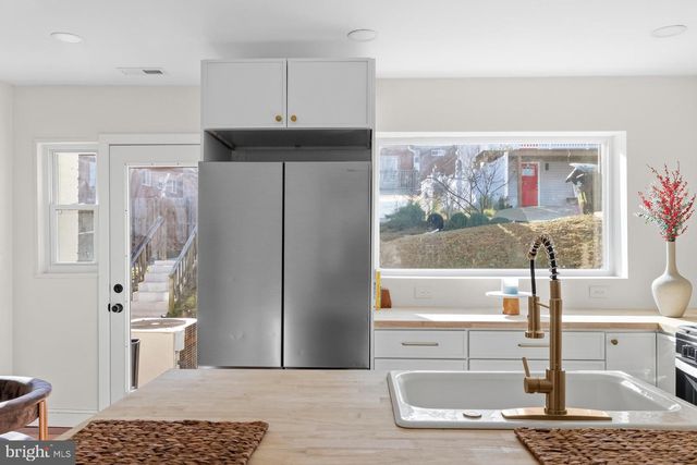 125 URELL PL NE, Washington, DC 20011