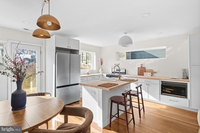 125 URELL PL NE, Washington, DC 20011