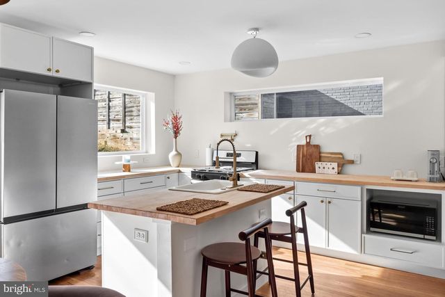 125 URELL PL NE, Washington, DC 20011