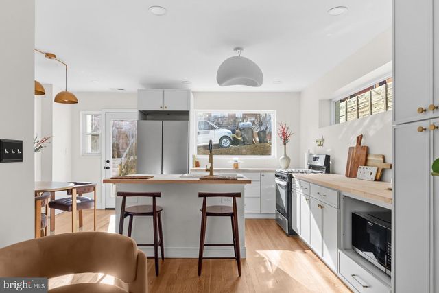125 URELL PL NE, Washington, DC 20011