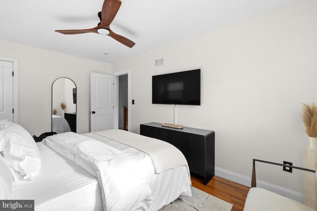 125 URELL PL NE, Washington, DC 20011