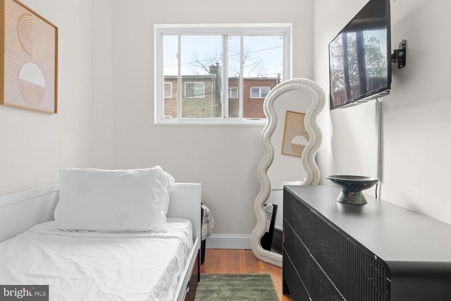 125 URELL PL NE, Washington, DC 20011