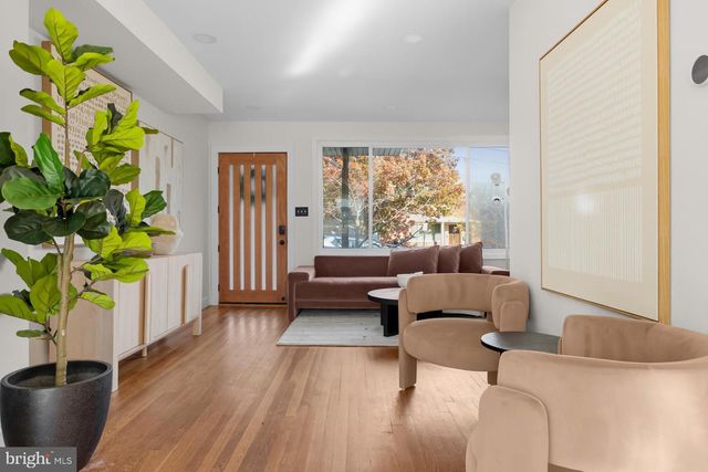 125 URELL PL NE, Washington, DC 20011