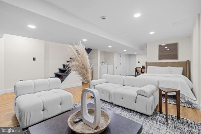 125 URELL PL NE, Washington, DC 20011