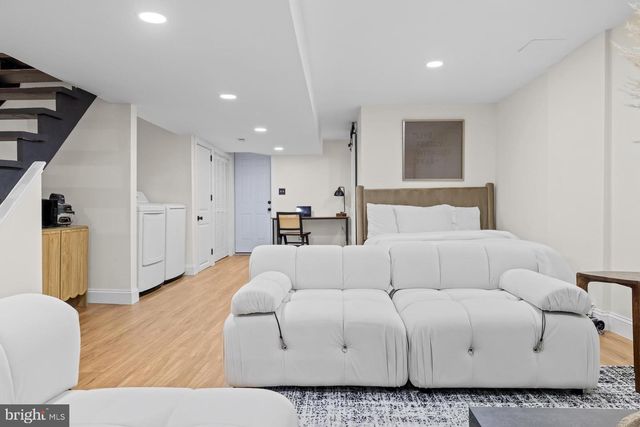 125 URELL PL NE, Washington, DC 20011