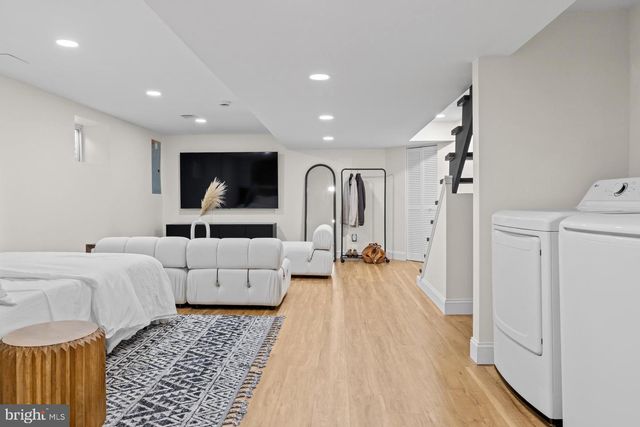 125 URELL PL NE, Washington, DC 20011