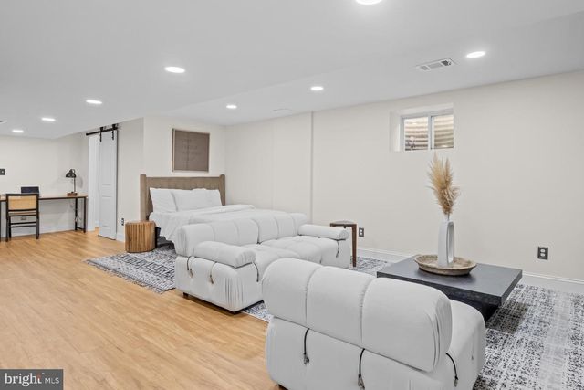 125 URELL PL NE, Washington, DC 20011