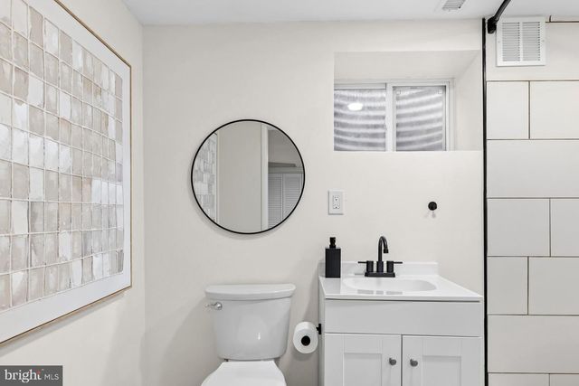 125 URELL PL NE, Washington, DC 20011