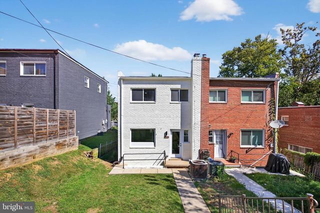 125 URELL PL NE, Washington, DC 20011