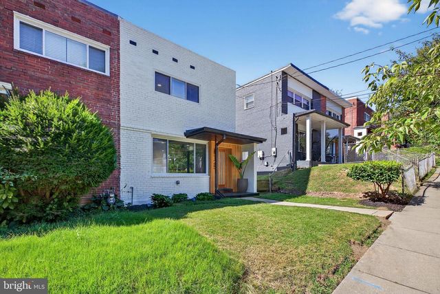 125 URELL PL NE, Washington, DC 20011