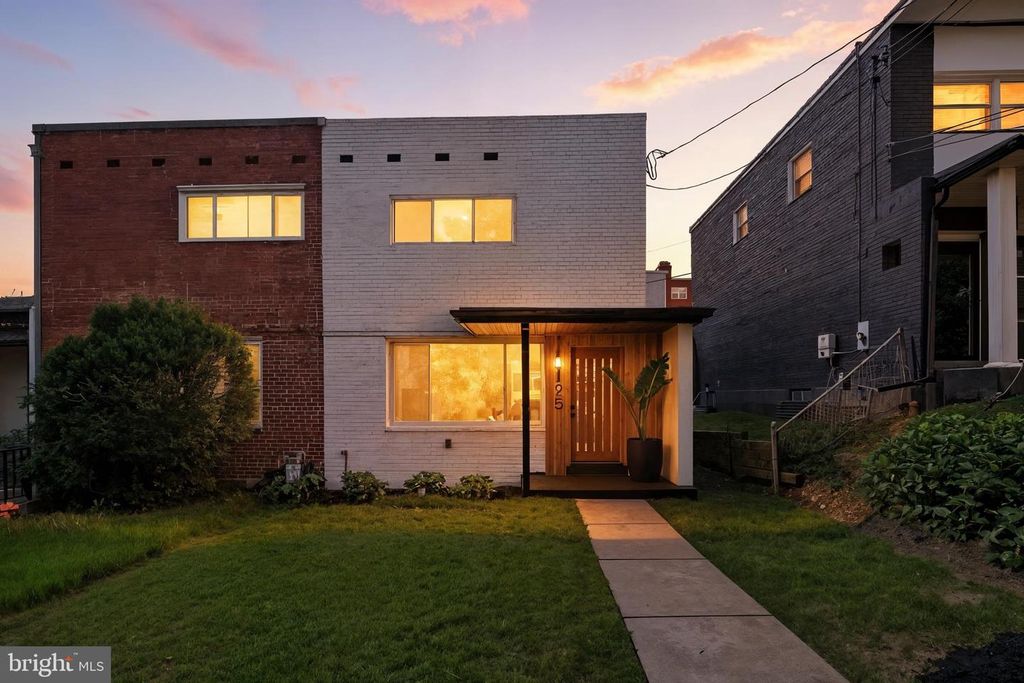 125 URELL PL NE, Washington, DC 20011