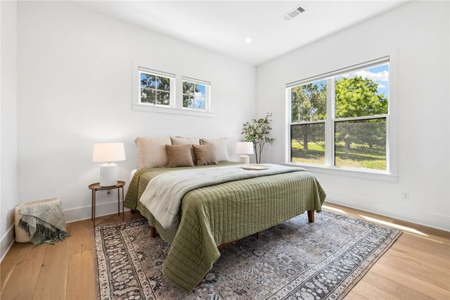 219 W Lawson Street, Fayetteville, AR 72703