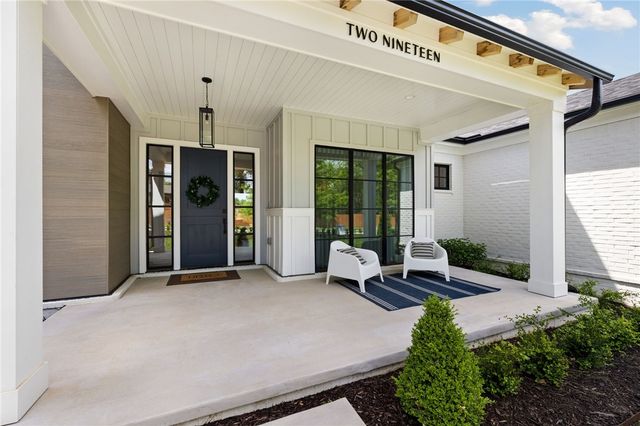 219 W Lawson Street, Fayetteville, AR 72703