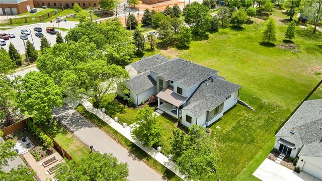 219 W Lawson Street, Fayetteville, AR 72703