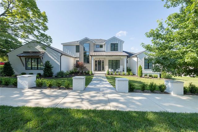 219 W Lawson Street, Fayetteville, AR 72703