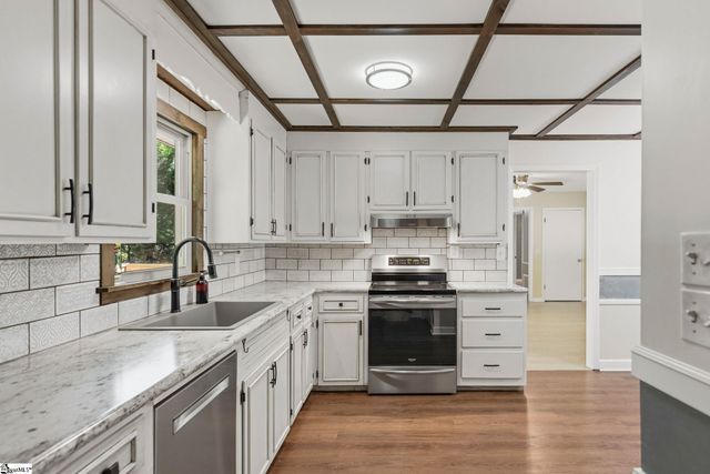 305 Dill Circle, Landrum, SC 29356