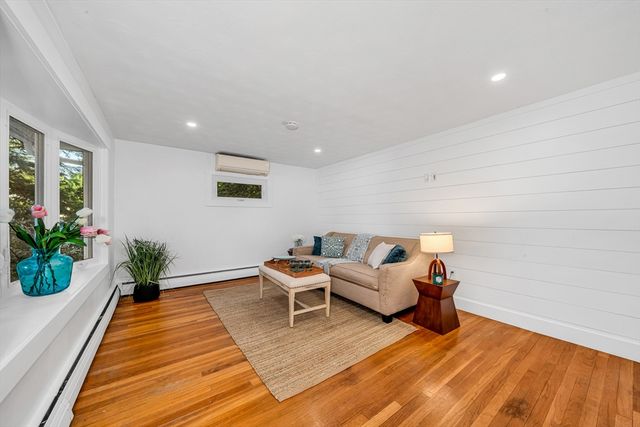 2 Bailey St, Methuen, MA 01844