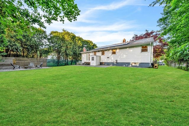 2 Bailey St, Methuen, MA 01844