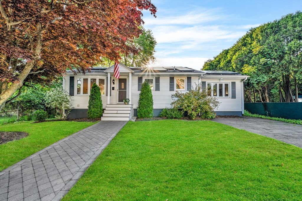 2 Bailey St, Methuen, MA 01844