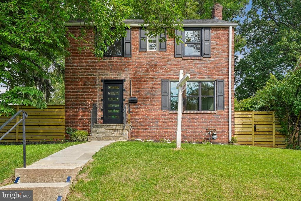 Image 1 of property listing at 1106 MEURILEE LN, Silver Spring, MD 20901