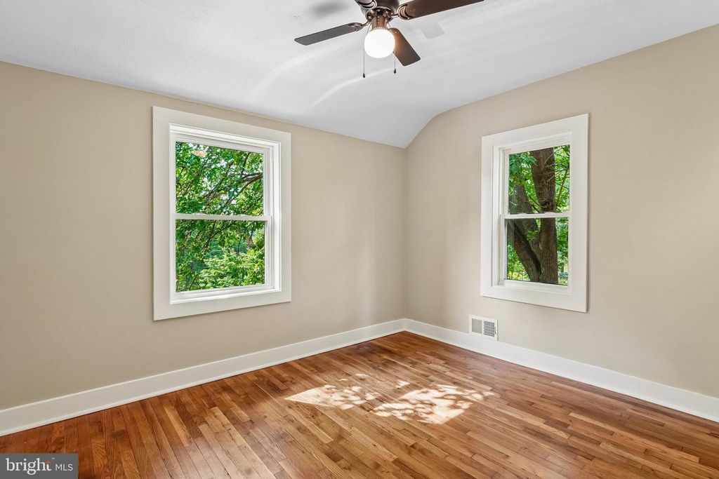 Image 13 of property listing at 1106 MEURILEE LN, Silver Spring, MD 20901