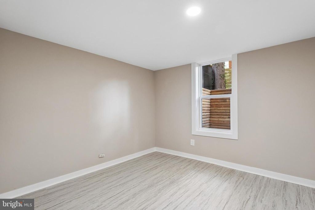 Image 18 of property listing at 1106 MEURILEE LN, Silver Spring, MD 20901