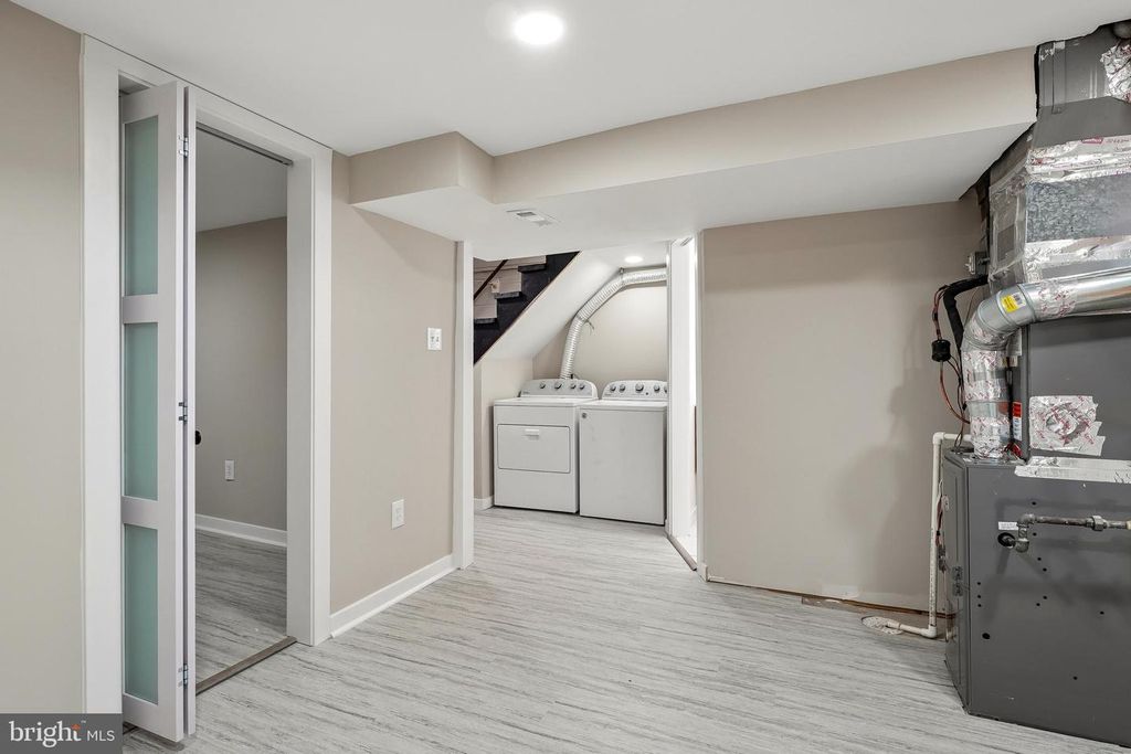 Image 21 of property listing at 1106 MEURILEE LN, Silver Spring, MD 20901