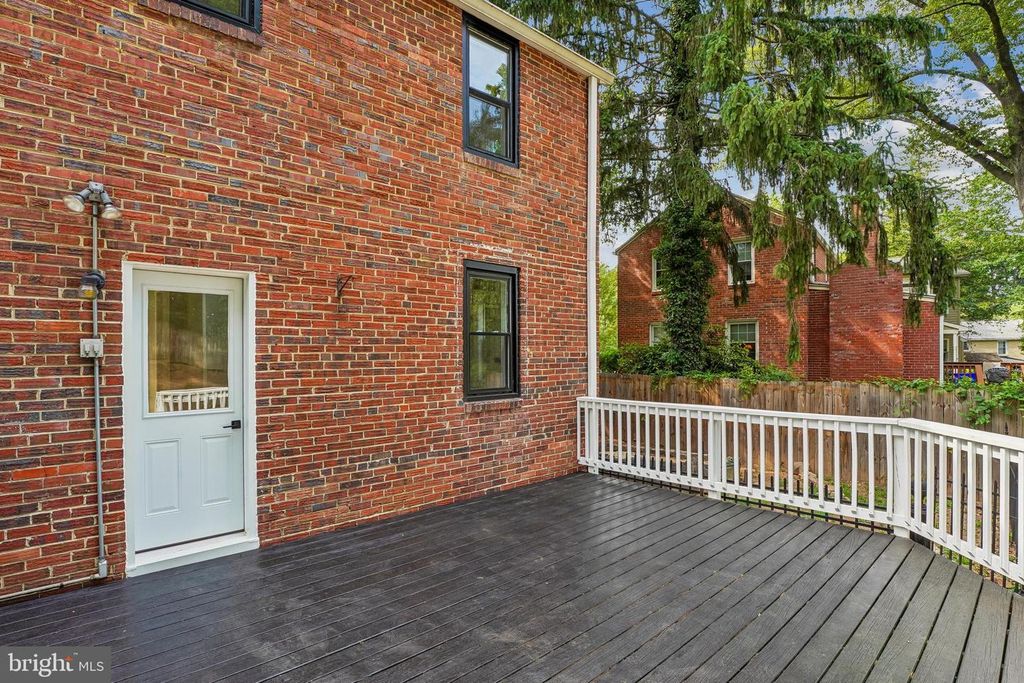 Image 22 of property listing at 1106 MEURILEE LN, Silver Spring, MD 20901