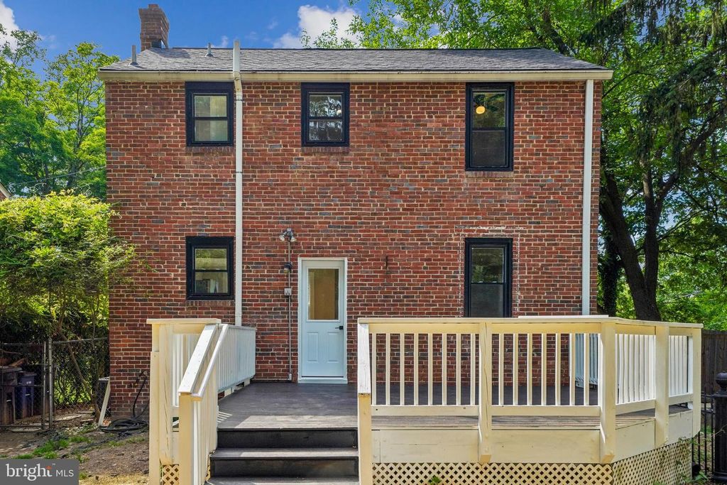 Image 24 of property listing at 1106 MEURILEE LN, Silver Spring, MD 20901