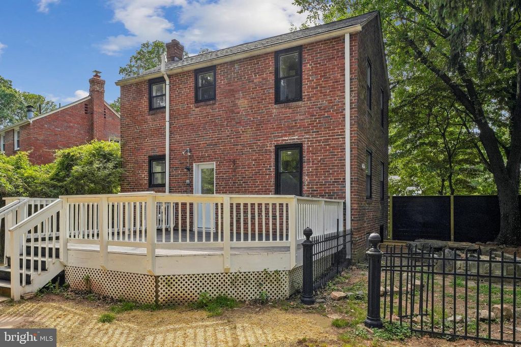 Image 25 of property listing at 1106 MEURILEE LN, Silver Spring, MD 20901
