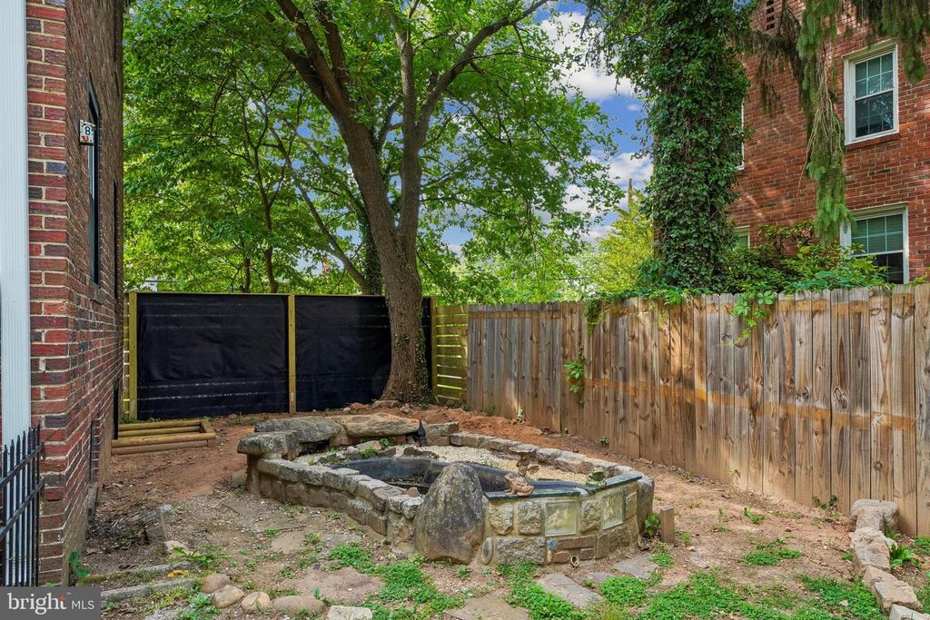 Image 26 of property listing at 1106 MEURILEE LN, Silver Spring, MD 20901