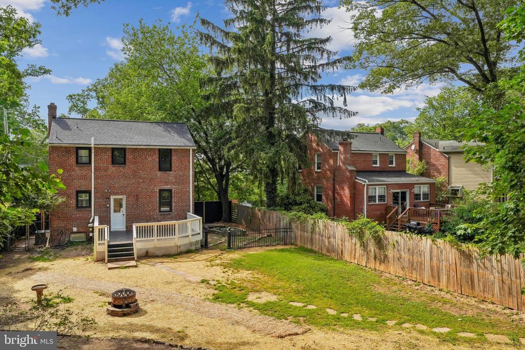 Image 27 of property listing at 1106 MEURILEE LN, Silver Spring, MD 20901