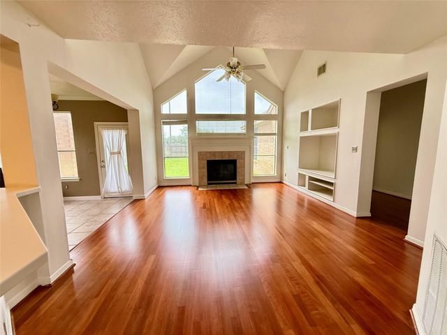 2507 Jasmine Ridge Court, Houston, TX 77062