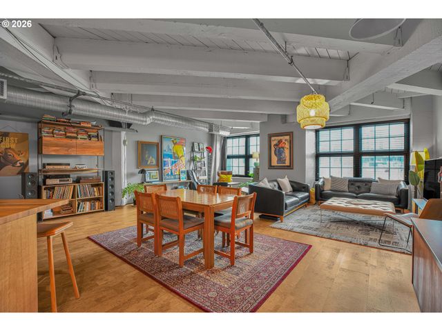 1420 Nw LOVEJOY St 204, Portland, OR 97209