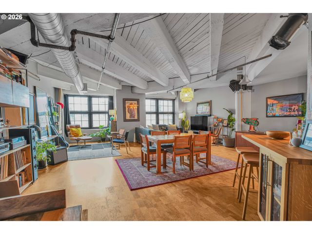 1420 Nw LOVEJOY St 204, Portland, OR 97209