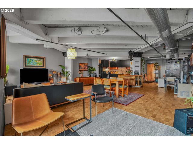 1420 Nw LOVEJOY St 204, Portland, OR 97209