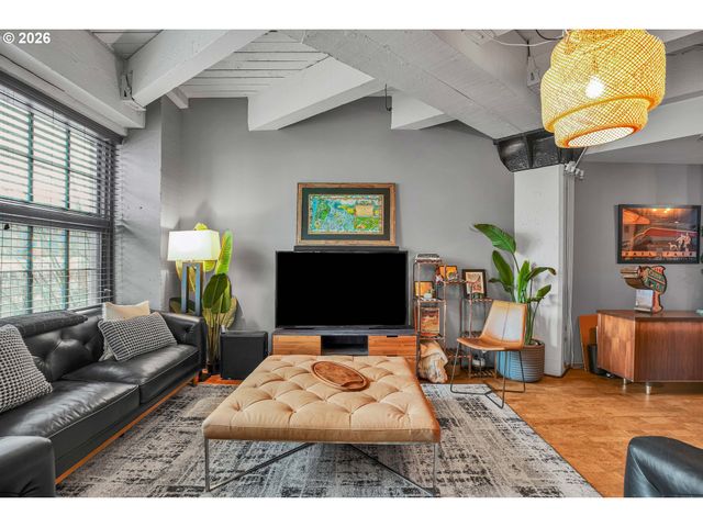 1420 Nw LOVEJOY St 204, Portland, OR 97209