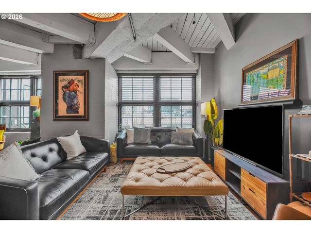 1420 Nw LOVEJOY St 204, Portland, OR 97209