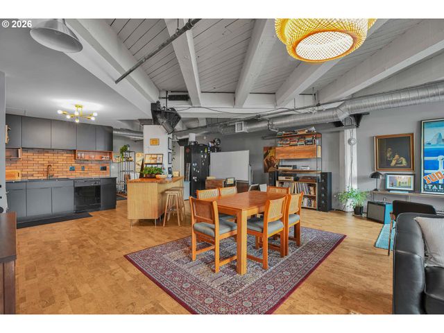 1420 Nw LOVEJOY St 204, Portland, OR 97209