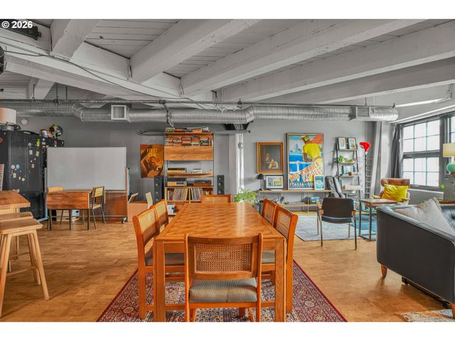 1420 Nw LOVEJOY St 204, Portland, OR 97209