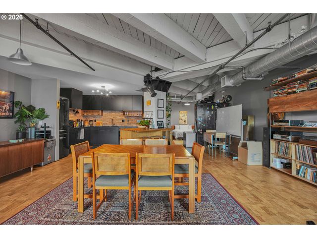 1420 Nw LOVEJOY St 204, Portland, OR 97209