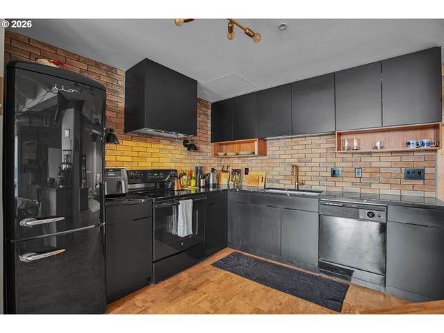 1420 Nw LOVEJOY St 204, Portland, OR 97209